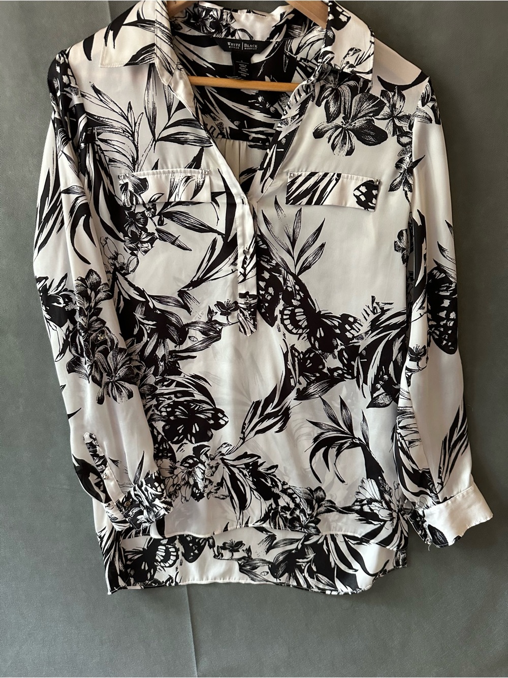 White House Black Market Floral Butterfly Button Down Blouse - Size 6